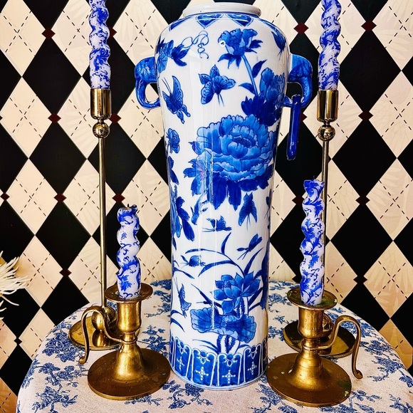 Blue & White Tall Porcelain Vase with Peony & Butterfly Luxury Chinoiserie - Picture 6 of 6